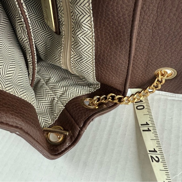 Moda Luxe Brown and Gold Crossbody Bag with Chic Design - Picture 12 of 12